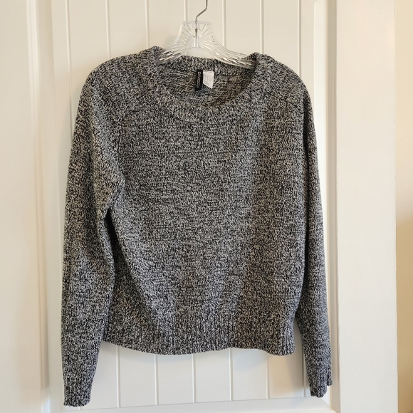 H&M Sweater Medium - Picture 10 of 14
